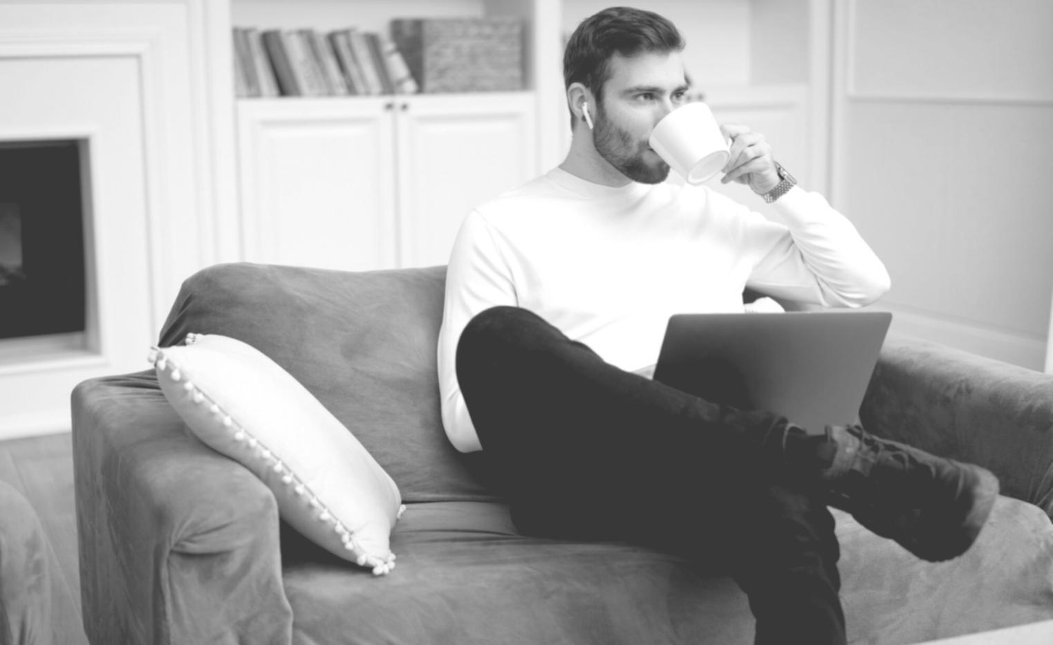 Moderne Verkaufspräsentation in professioneller Umgebung