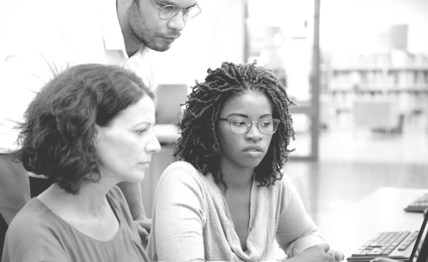 Professionelles Verkaufstraining in modernem Seminarraum